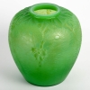 Vase « Alicante » en verre vert jade multi-couches de René LALIQUE | Biron Vase "Alicante" en verre vert jade multi-couches de René LALIQUE