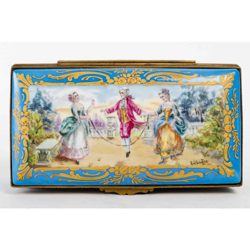 Un coffret à bijoux en porcelaine fin XIXème siècle | Biron Un coffret à bijoux en porcelaine fin XIXème siècle
