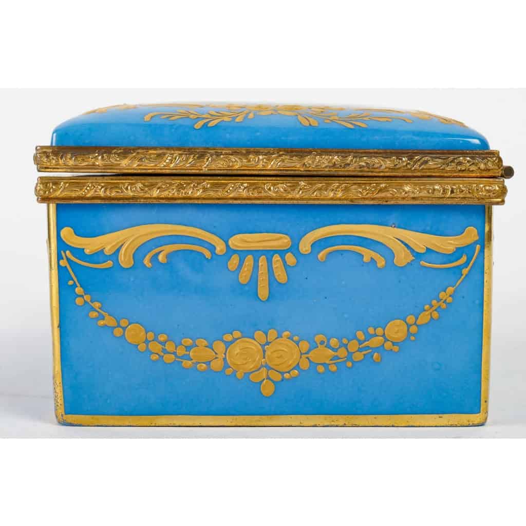 Un coffret à bijoux en porcelaine fin XIXème siècle | Biron Un coffret à bijoux en porcelaine fin XIXème siècle