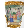 Une paire de vases en porcelaine chinoise fin XIXème siècle | Biron Une paire de vases en porcelaine chinoise fin XIXème siècle