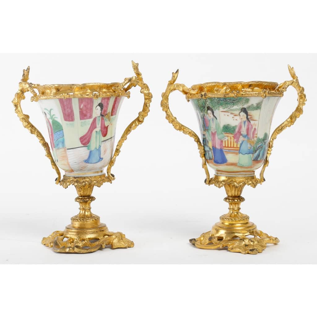 Une paire de vases en porcelaine chinoise fin XIXème siècle | Biron Une paire de vases en porcelaine chinoise fin XIXème siècle