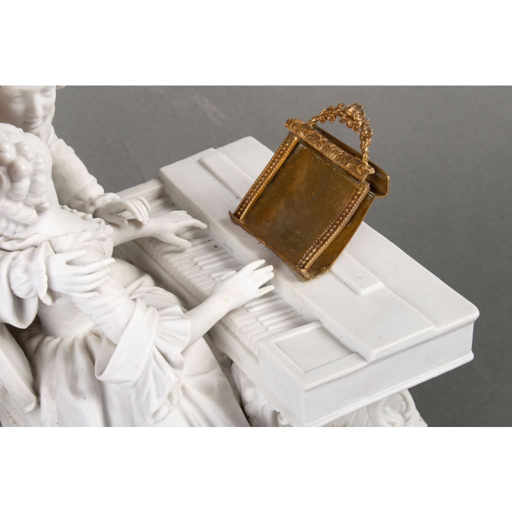 Un groupe en biscuit monté lampe fin XIXème siècle | Biron Un groupe en biscuit monté lampe fin XIXème siècle