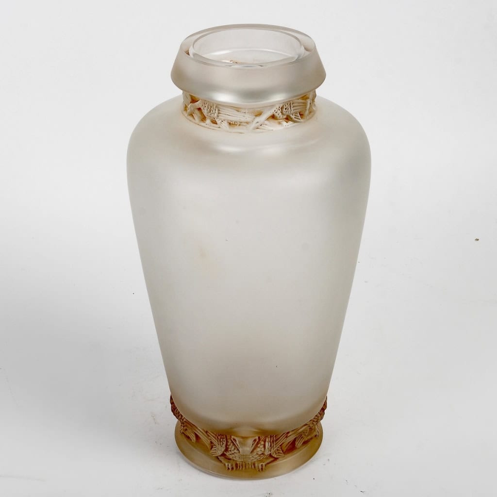 Vase « Frise Aigles » verre blanc patiné sépia de René LALIQUE | Biron Vase "Frise Aigles" verre blanc patiné sépia de René LALIQUE