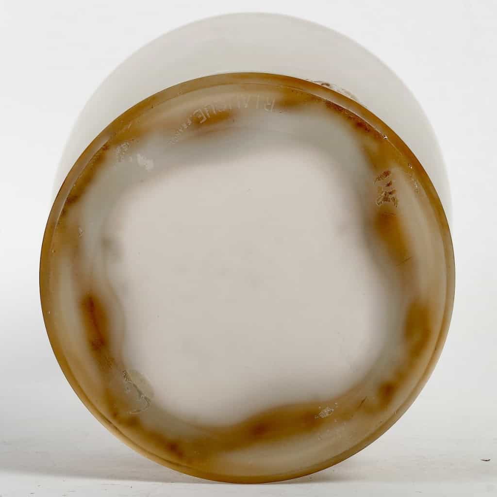 Vase « Frise Aigles » verre blanc patiné sépia de René LALIQUE | Biron Vase "Frise Aigles" verre blanc patiné sépia de René LALIQUE