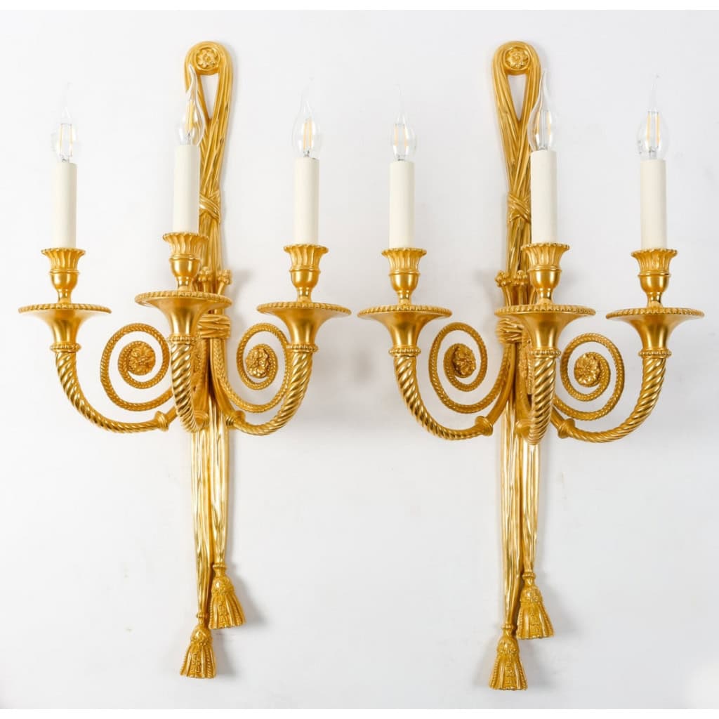 Paire d’appliques de style Louis XVI. | Biron |||||
