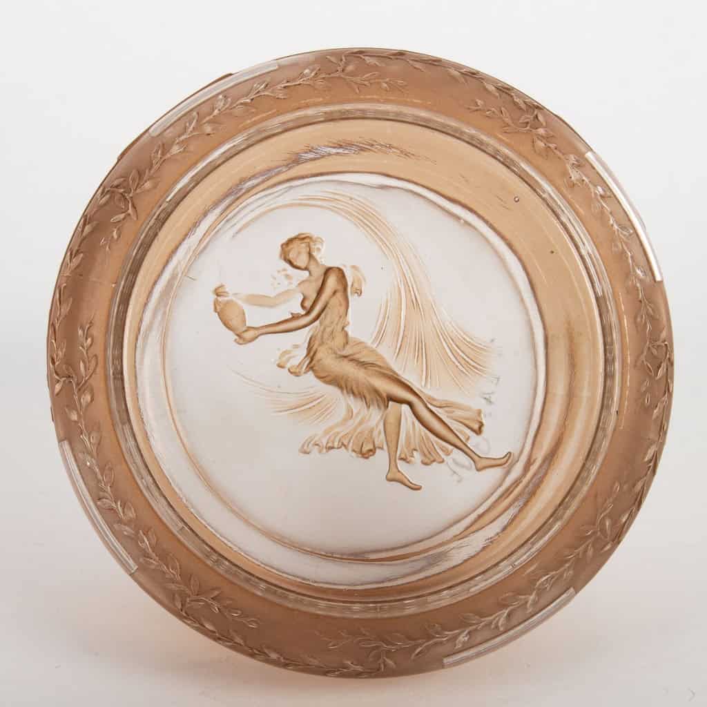 Boîte « Ermenonville » verre blanc patiné sépia de René LALIQUE | Biron Boîte "Ermenonville" verre blanc patiné sépia de René LALIQUE