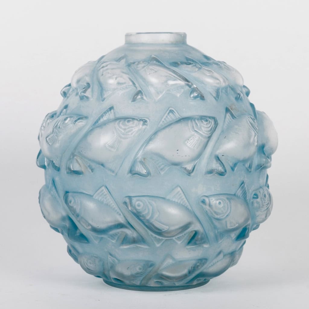Vase « Camaret » verre blanc patiné bleu de René LALIQUE | Biron |||||||