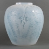 Vase « Alicante » verre opalescent multi-couches patiné bleu de René LALIQUE | Biron |||||