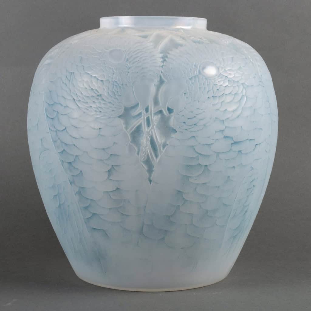 Vase « Alicante » verre opalescent multi-couches patiné bleu de René LALIQUE | Biron |||||