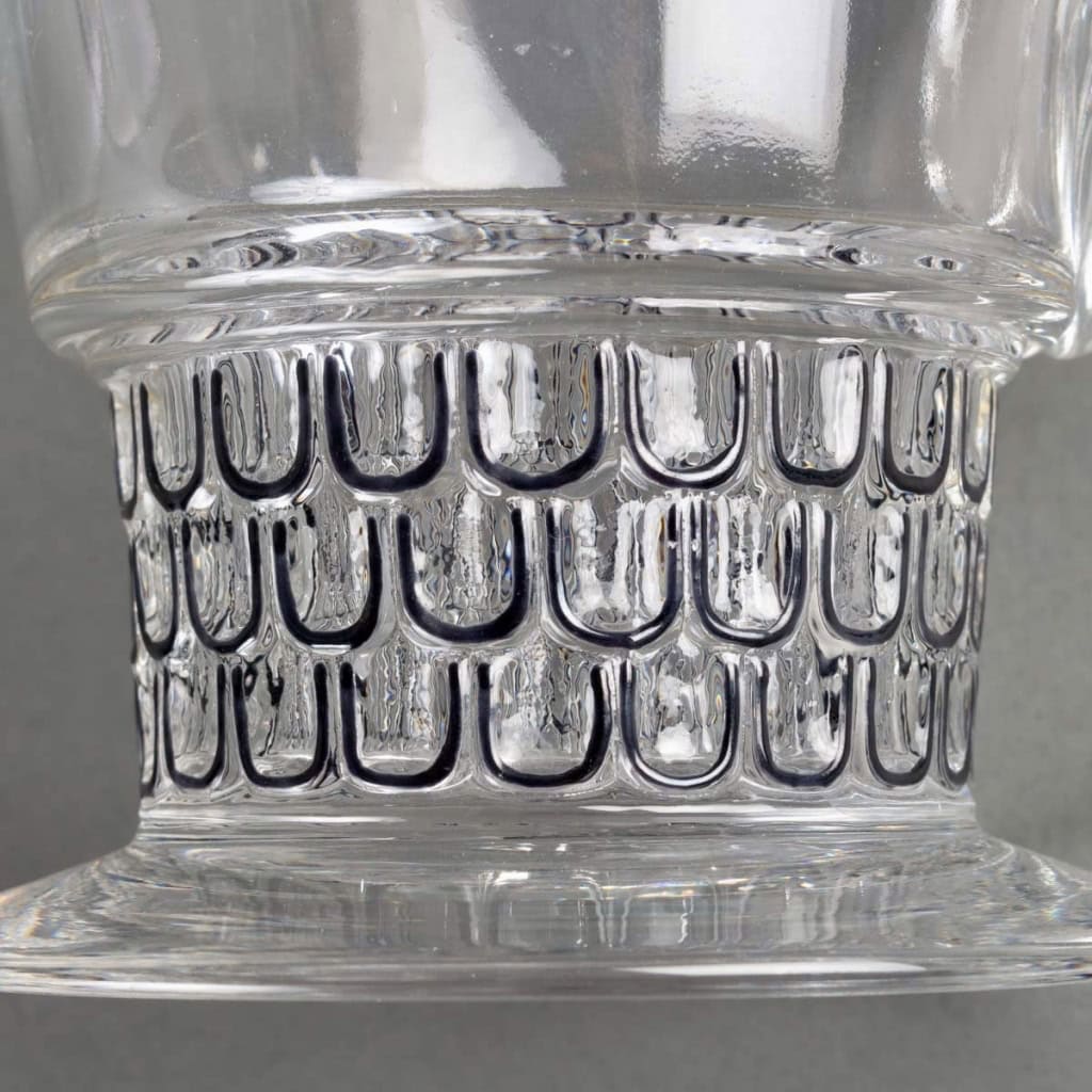 Carafe & Broc/Pichet « Saint Nabor » verre blanc émaillé noir de René LALIQUE | Biron Carafe & Broc/Pichet "Saint Nabor" verre blanc émaillé noir de René LALIQUE
