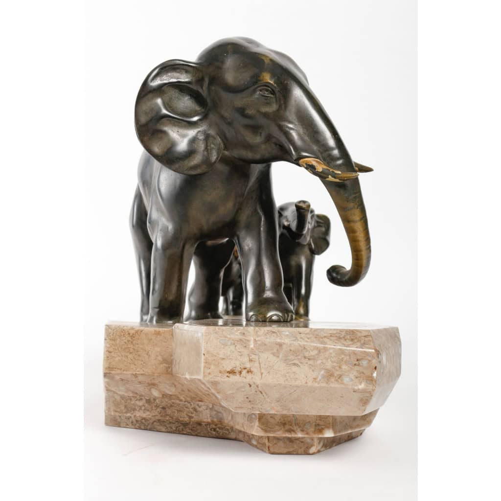 Éléphant en bronze sur marbre, XXème siècle | Biron Éléphant en bronze sur marbre, XXème siècle