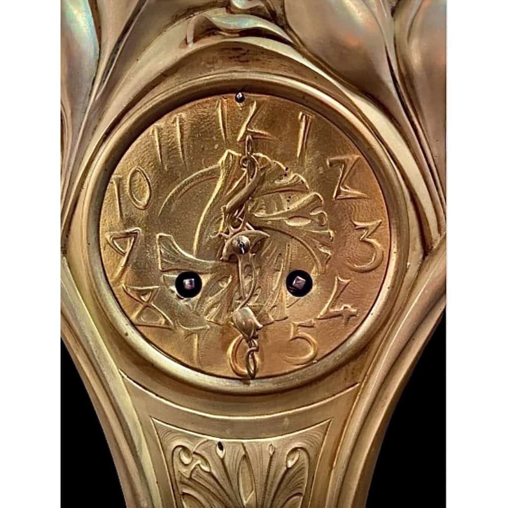 importante pendule art nouveau en bronze doré | Biron importante pendule art nouveau en bronze doré