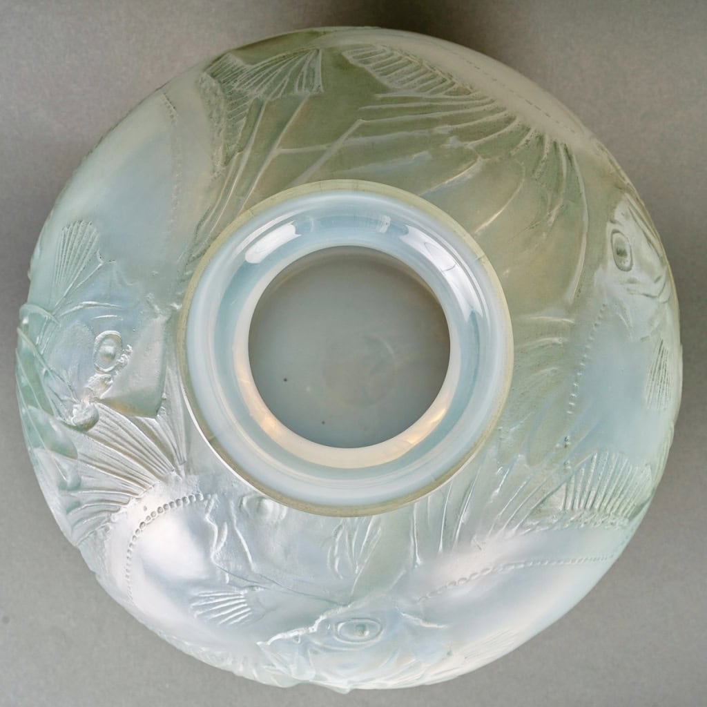 Vase « Poissons » verre opalescent patiné bleu vert de René LALIQUE | Biron Vase "Poissons" verre opalescent patiné bleu vert de René LALIQUE