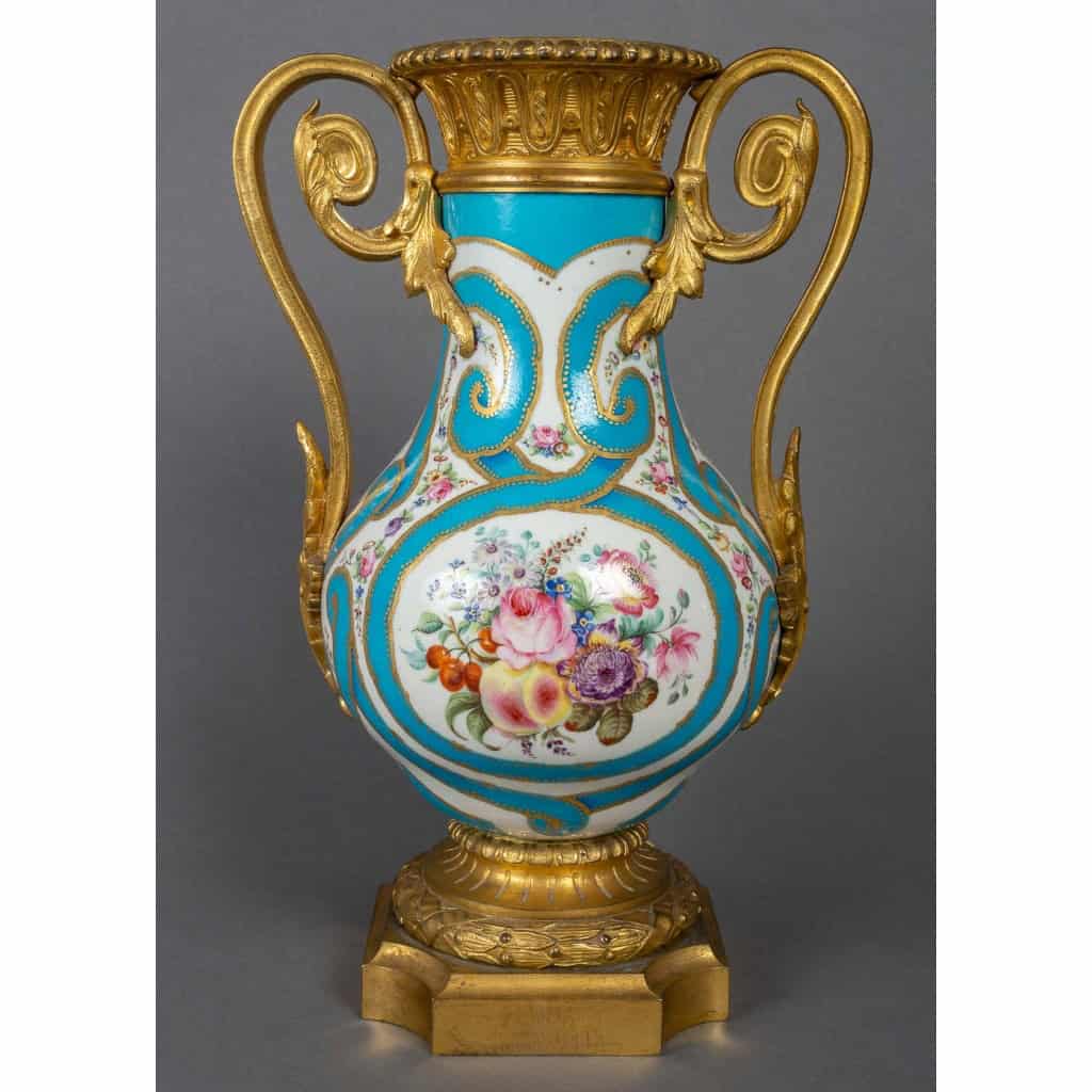 Vase style Sèvres, Louis XVI | Biron Vase style Sèvres, Louis XVI