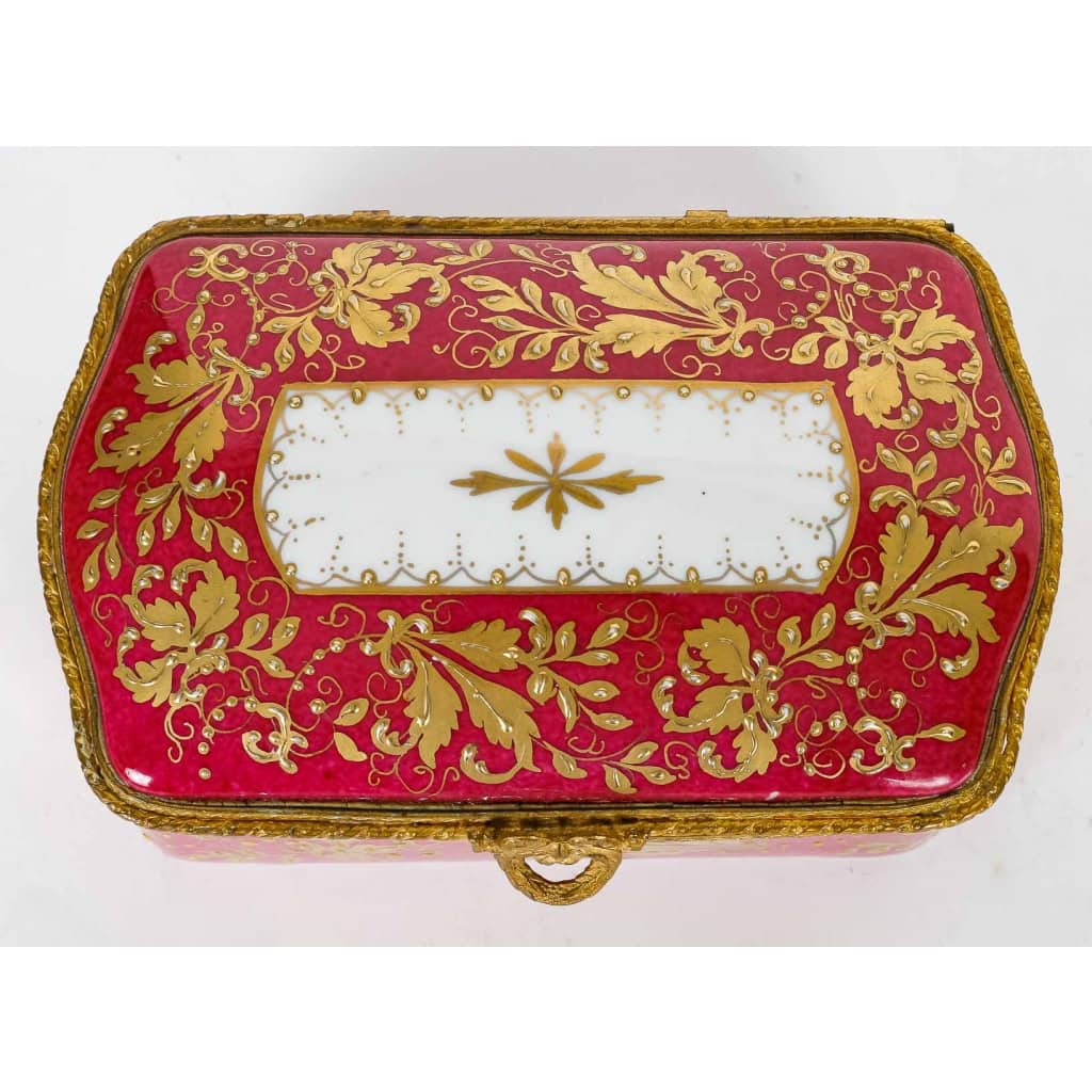 Coffret à bijoux en porcelaine fin XIXème siècle | Biron Coffret à bijoux en porcelaine fin XIXème siècle
