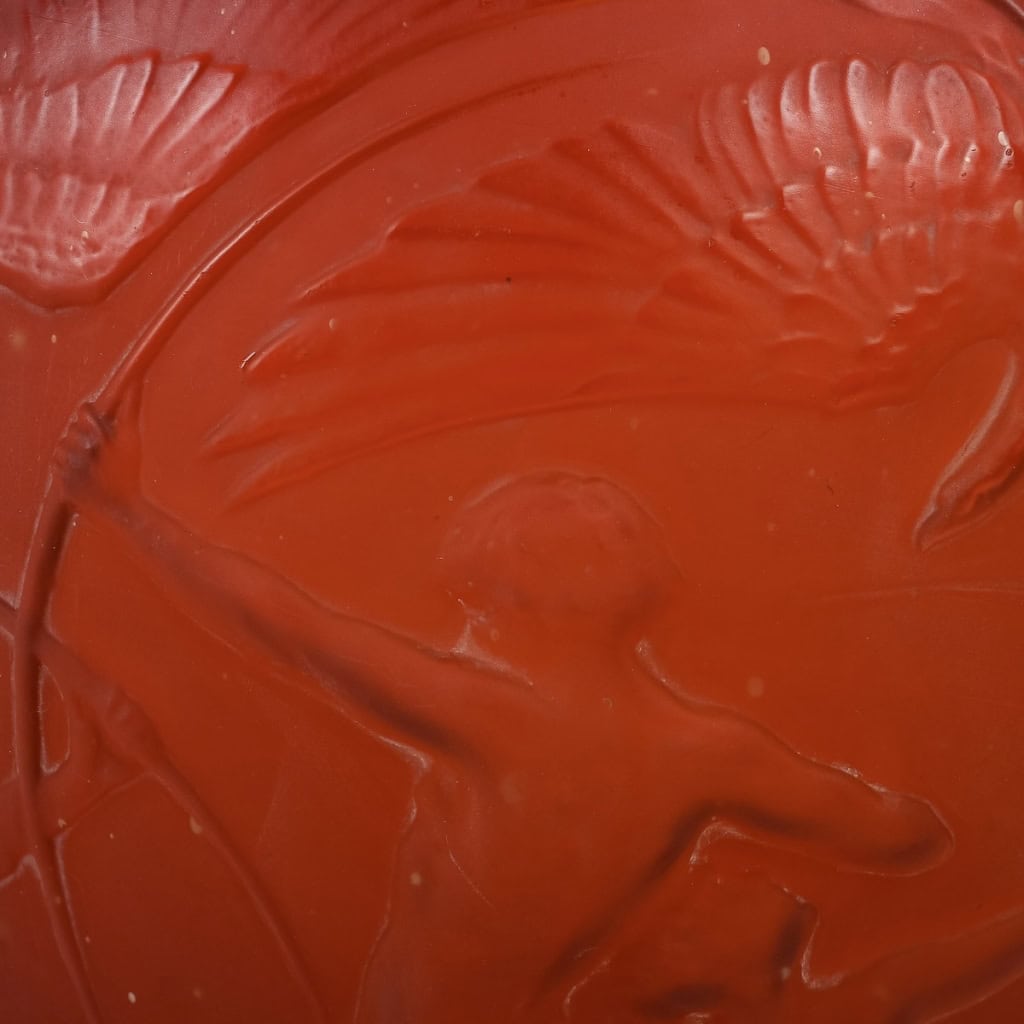 Vase « Archers » verre rouge de René LALIQUE | Biron Vase "Archers" verre rouge de René LALIQUE