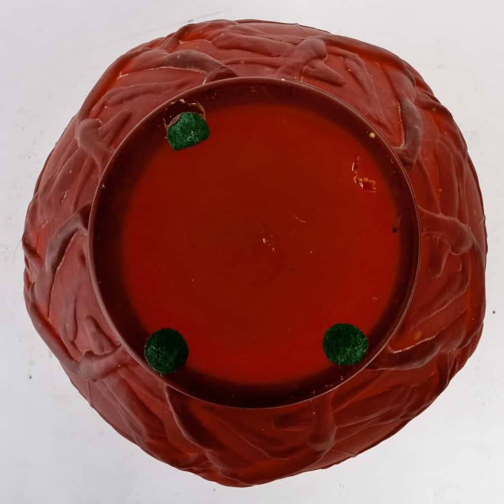 Vase « Archers » verre rouge de René LALIQUE | Biron Vase "Archers" verre rouge de René LALIQUE