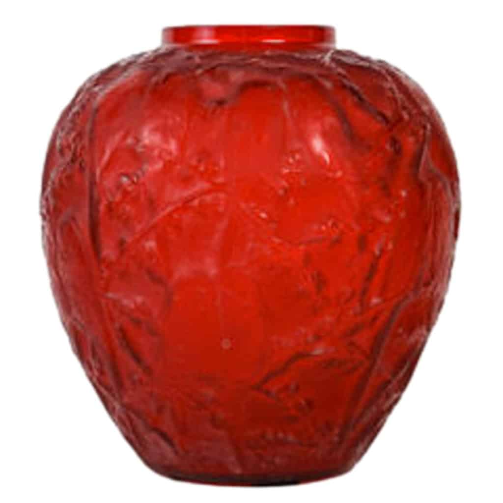 René Lalique : Vase « perruches » Teinté Rouge » | Biron |||||||