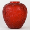 René Lalique : Vase « perruches » Teinté Rouge » | Biron René Lalique : Vase "perruches" Teinté Rouge"