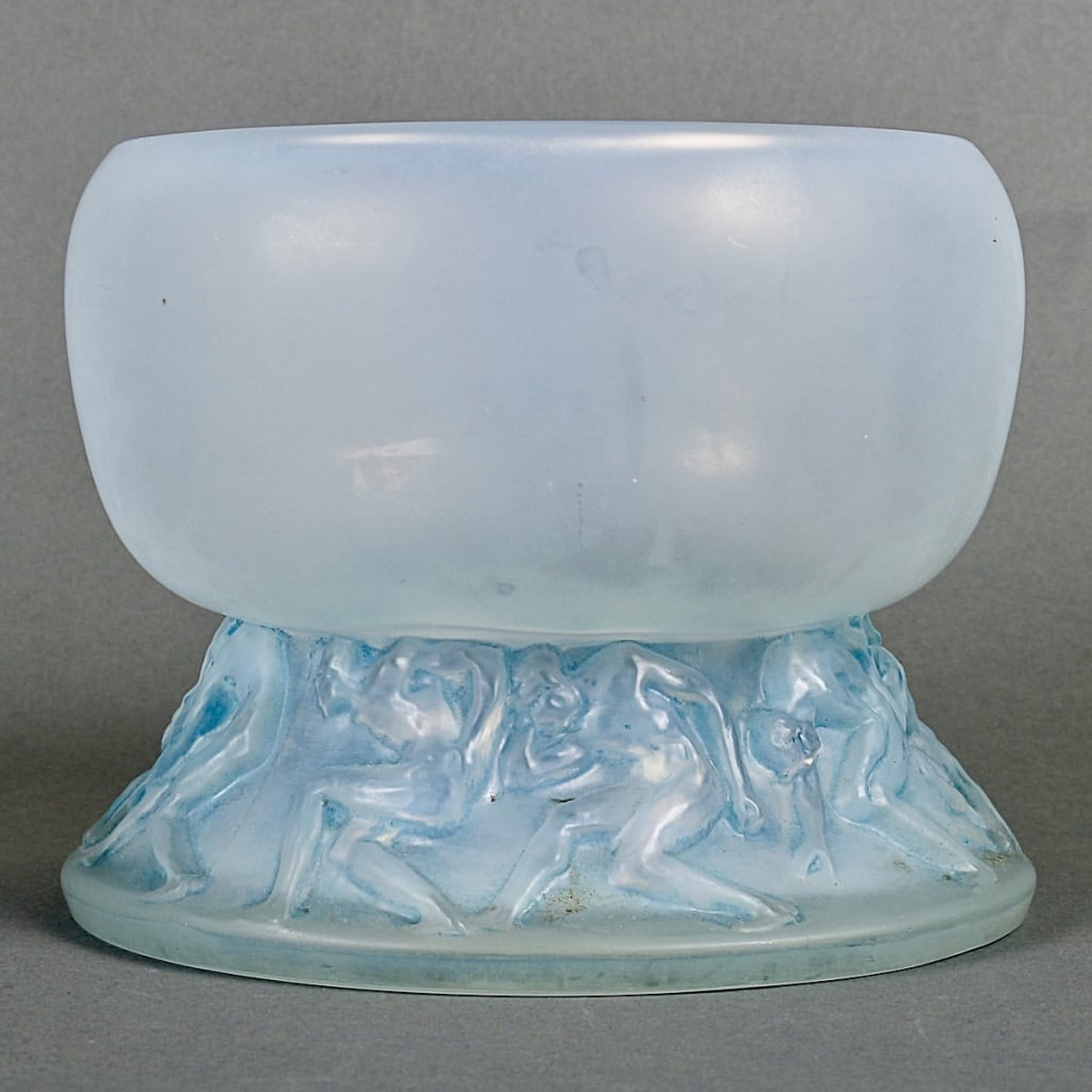 Vase « Lutteurs » verre opalescent patiné bleu de René LALIQUE | Biron |||||||