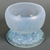 Vase « Lutteurs » verre opalescent patiné bleu de René LALIQUE | Biron Vase "Lutteurs" verre opalescent patiné bleu de René LALIQUE