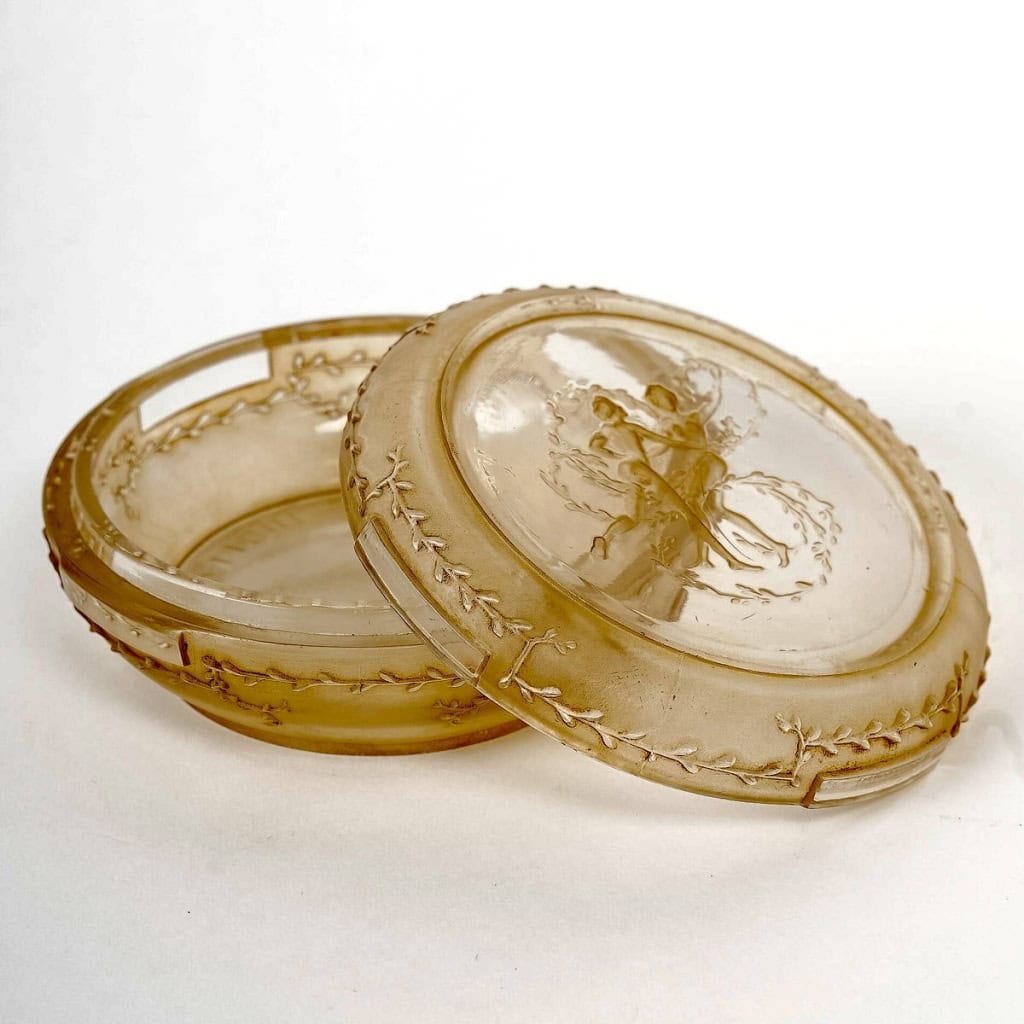 Boîte « Fontenay » verre blanc patiné sépia de René LALIQUE | Biron Boîte "Fontenay" verre blanc patiné sépia de René LALIQUE