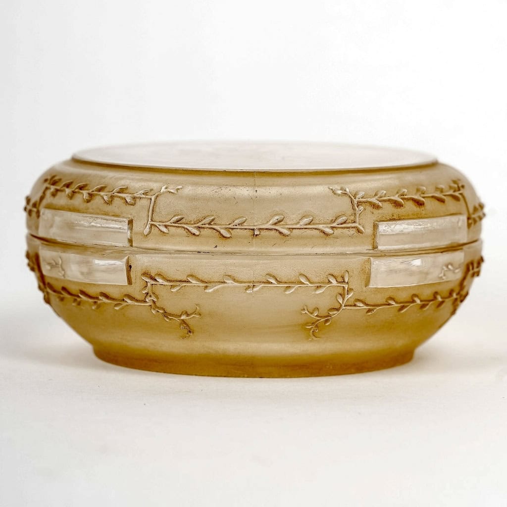 Boîte « Fontenay » verre blanc patiné sépia de René LALIQUE | Biron Boîte "Fontenay" verre blanc patiné sépia de René LALIQUE