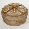 Boîte « Quatre Papillons » verre blanc patiné sépia de René LALIQUE | Biron ||||||