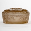Boîte « Quatre Papillons » verre blanc patiné sépia de René LALIQUE | Biron Boîte "Quatre Papillons" verre blanc patiné sépia de René LALIQUE