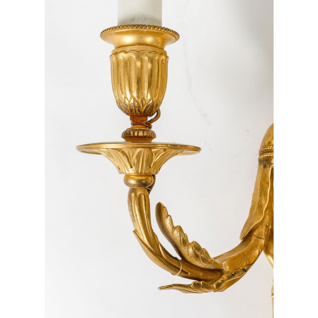 Paire d’appliques de style Louis XVI d’époque Napoléon III (1851 – 1870). | Biron Paire d'appliques de style Louis XVI d'époque Napoléon III (1851 - 1870).