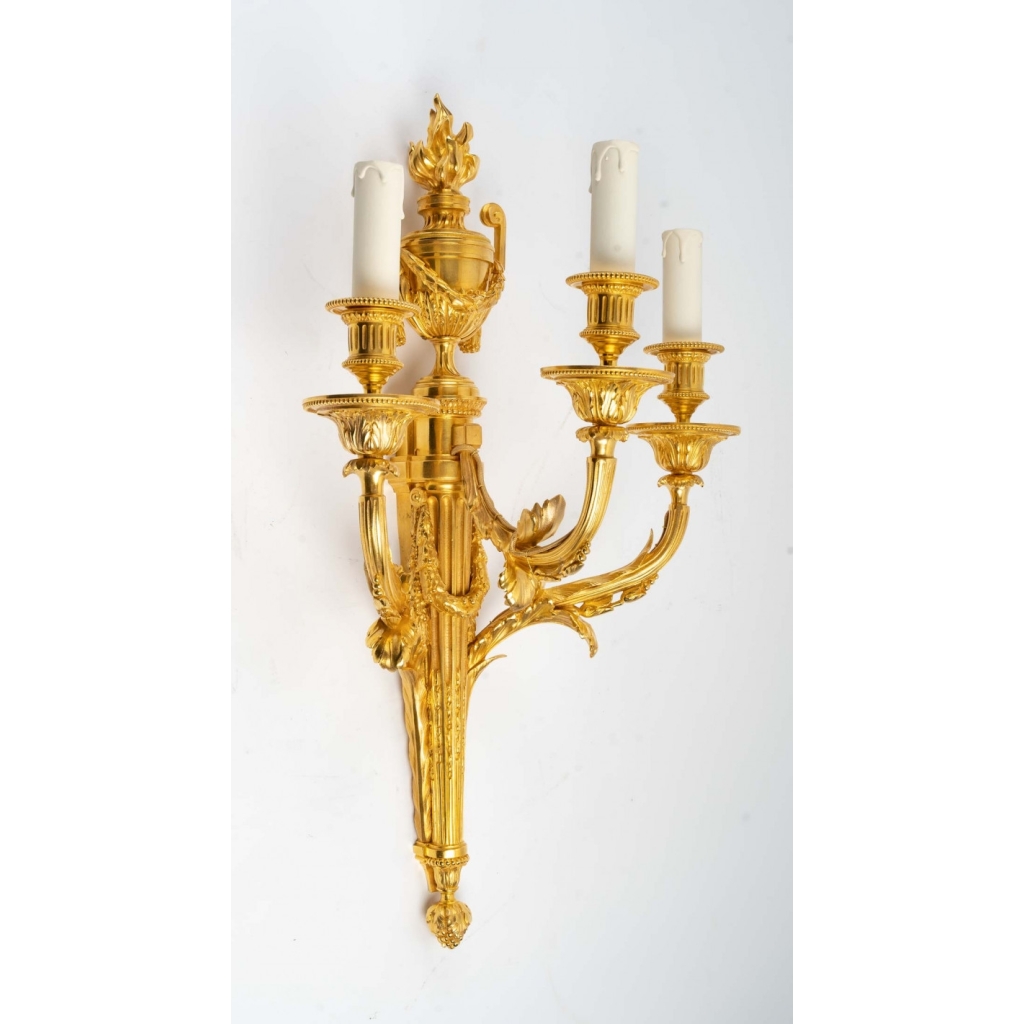 Paire d’appliques de style Louis XVI. | Biron Paire d'appliques de style Louis XVI.