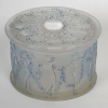 Boîte « Figurines et Guirlandes » verre blanc patiné bleu de René LALIQUE | Biron |||||||||