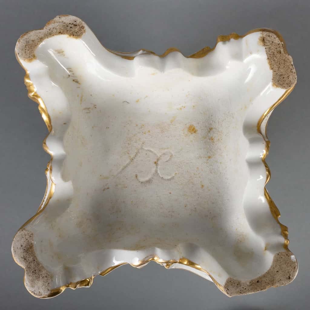 Porcelaine de Paris, attribué à Jacob Petit, moitié XIXème siècle | Biron Porcelaine de Paris, attribué à Jacob Petit, moitié XIXème siècle