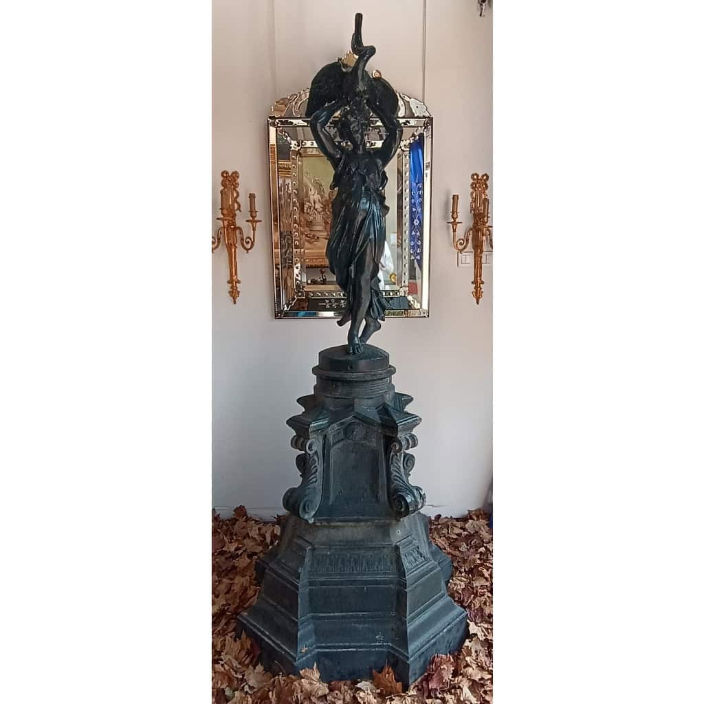 Fontaine Fonte De Fer Léda & Le Cygne époque 19eme | Biron Fontaine Fonte De Fer Léda & Le Cygne époque 19eme