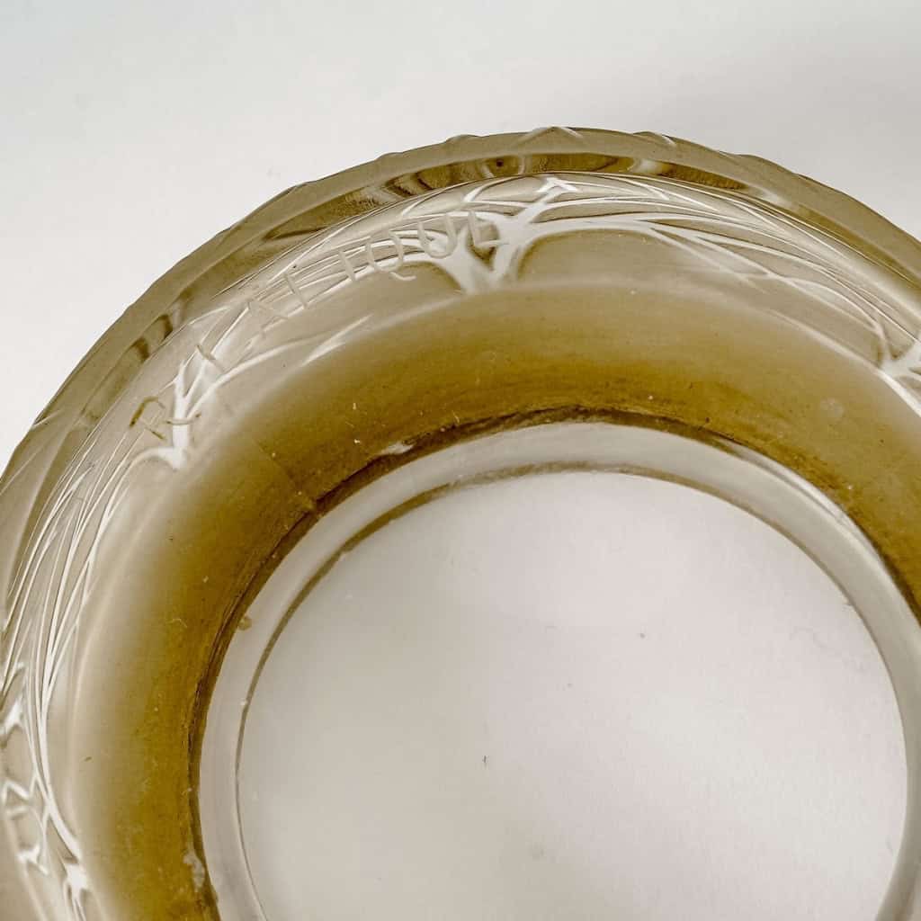 Boîte "Cheveux de Vénus" verre blanc patiné sépia de René LALIQUE Boîte "Cheveux de Vénus" verre blanc patiné sépia de René LALIQUE