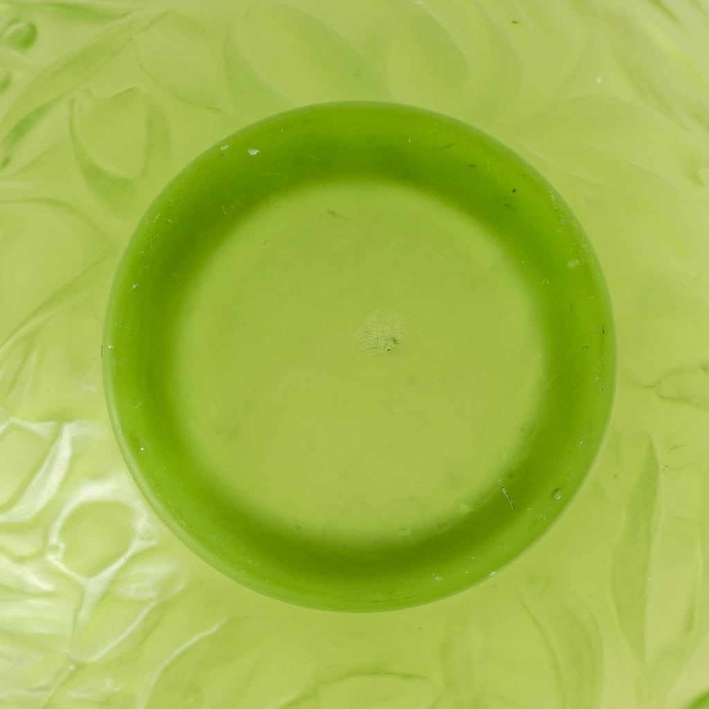 Vase « Gui » verre vert absinthe de René LALIQUE | Biron Vase "Gui" verre vert absinthe de René LALIQUE