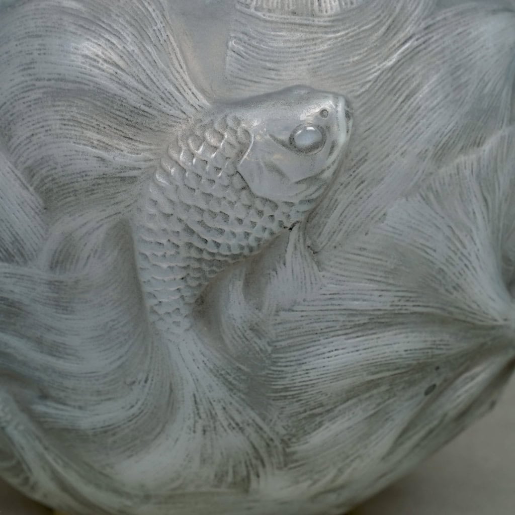 Vase « Formose » verre opalescent patiné gris de René LALIQUE | Biron Vase "Formose" verre opalescent patiné gris de René LALIQUE