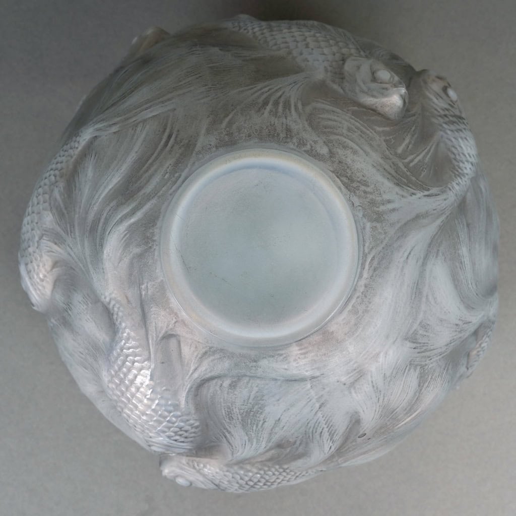 Vase « Formose » verre opalescent patiné gris de René LALIQUE | Biron Vase "Formose" verre opalescent patiné gris de René LALIQUE
