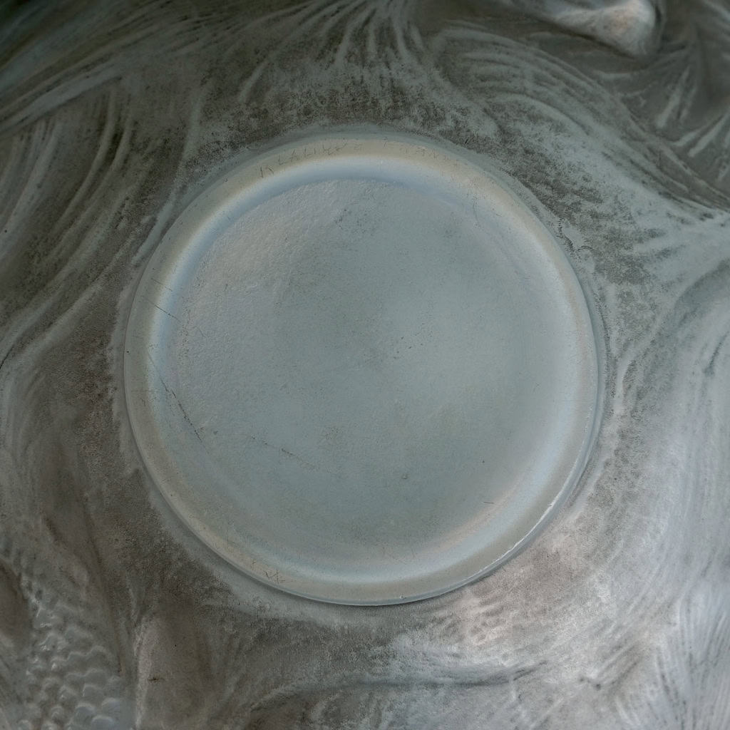 Vase « Formose » verre opalescent patiné gris de René LALIQUE | Biron Vase "Formose" verre opalescent patiné gris de René LALIQUE