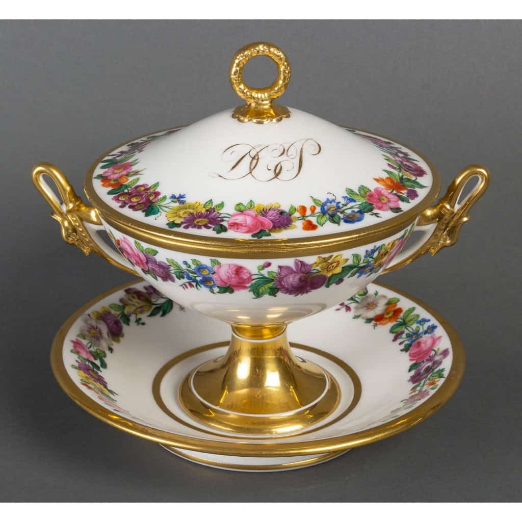 Drageoire en porcelaine de Paris, XIXème siècle | Biron |||||||||