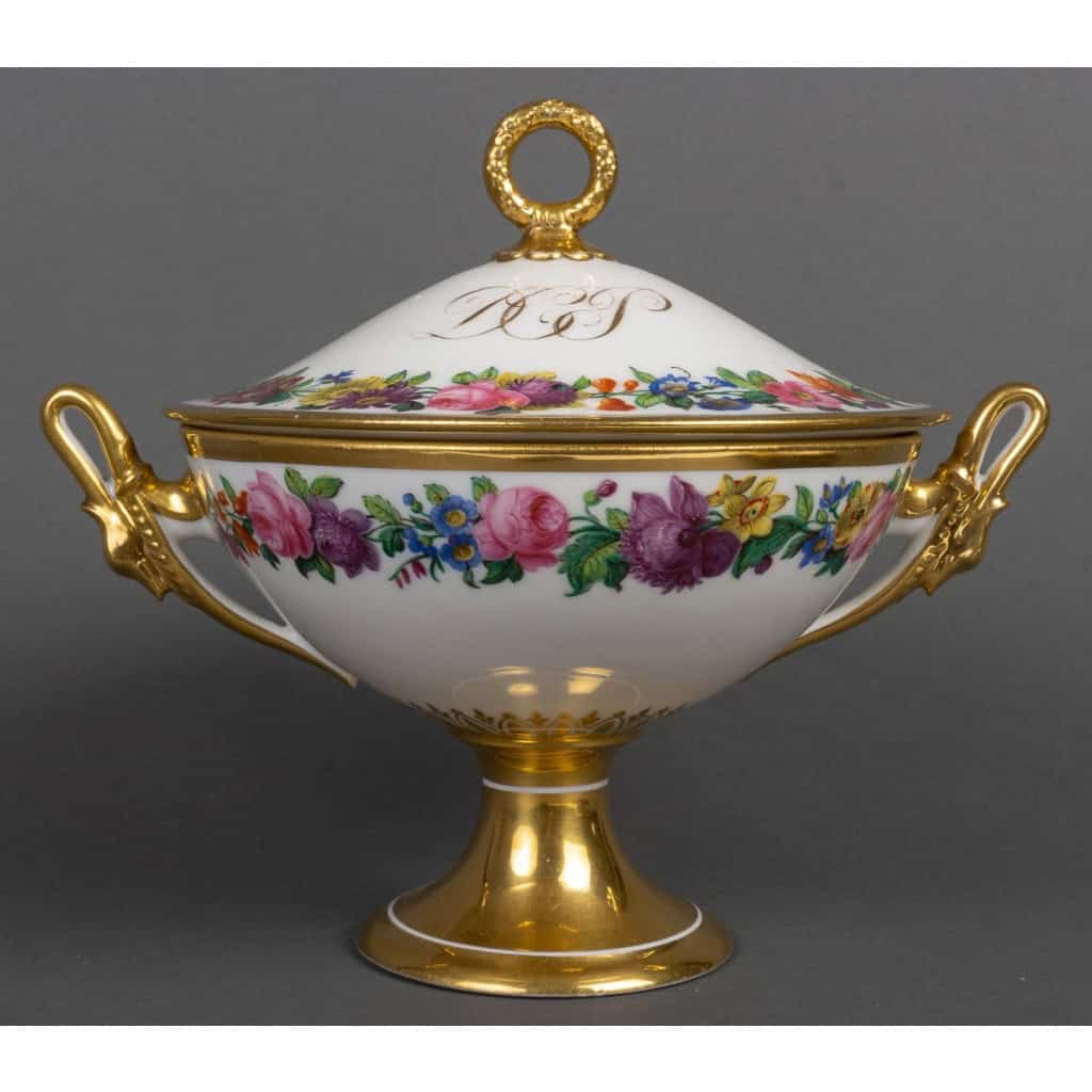 Drageoire en porcelaine de Paris, XIXème siècle | Biron Drageoire en porcelaine de Paris, XIXème siècle
