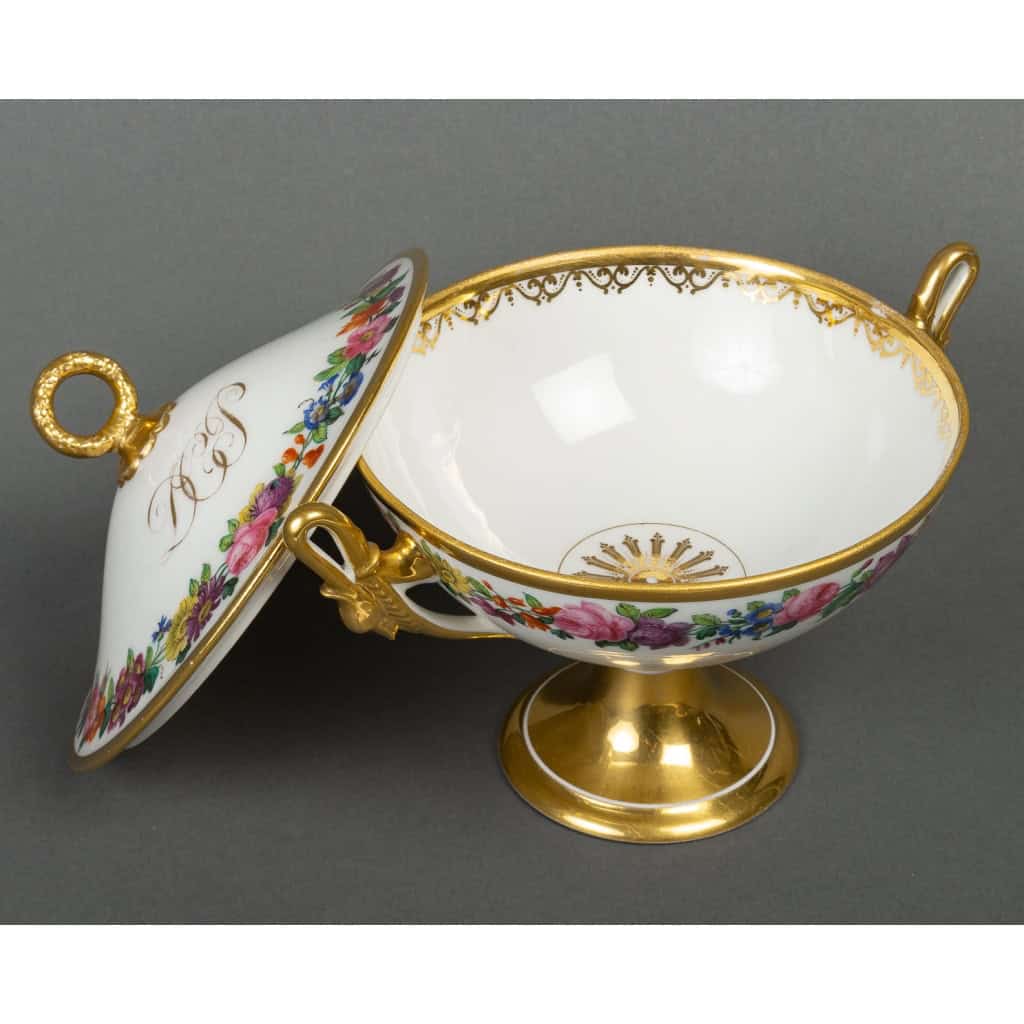 Drageoire en porcelaine de Paris, XIXème siècle | Biron Drageoire en porcelaine de Paris, XIXème siècle