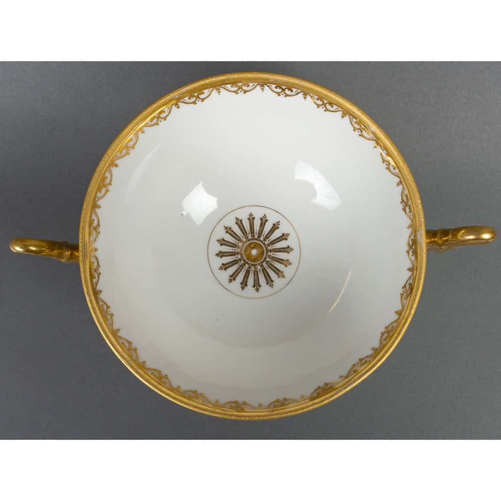 Drageoire en porcelaine de Paris, XIXème siècle | Biron Drageoire en porcelaine de Paris, XIXème siècle