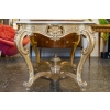 Table de milieu en bois doré d’ époque NIII. | Biron Table de milieu en bois doré d’ époque NIII.