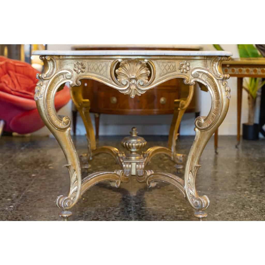Table de milieu en bois doré d’ époque NIII. | Biron Table de milieu en bois doré d’ époque NIII.