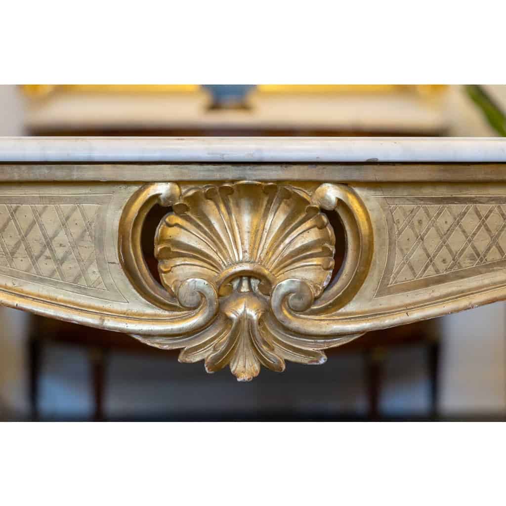 Table de milieu en bois doré d’ époque NIII. | Biron Table de milieu en bois doré d’ époque NIII.