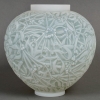Vase « Gui » verre opalescent patiné vert de René LALIQUE | Biron |||||||