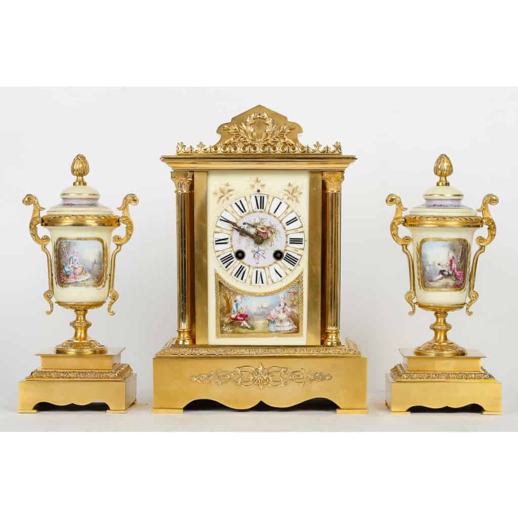 Garniture en bronze doré et porcelaine fin XIXème siècle | Biron |||||||||||