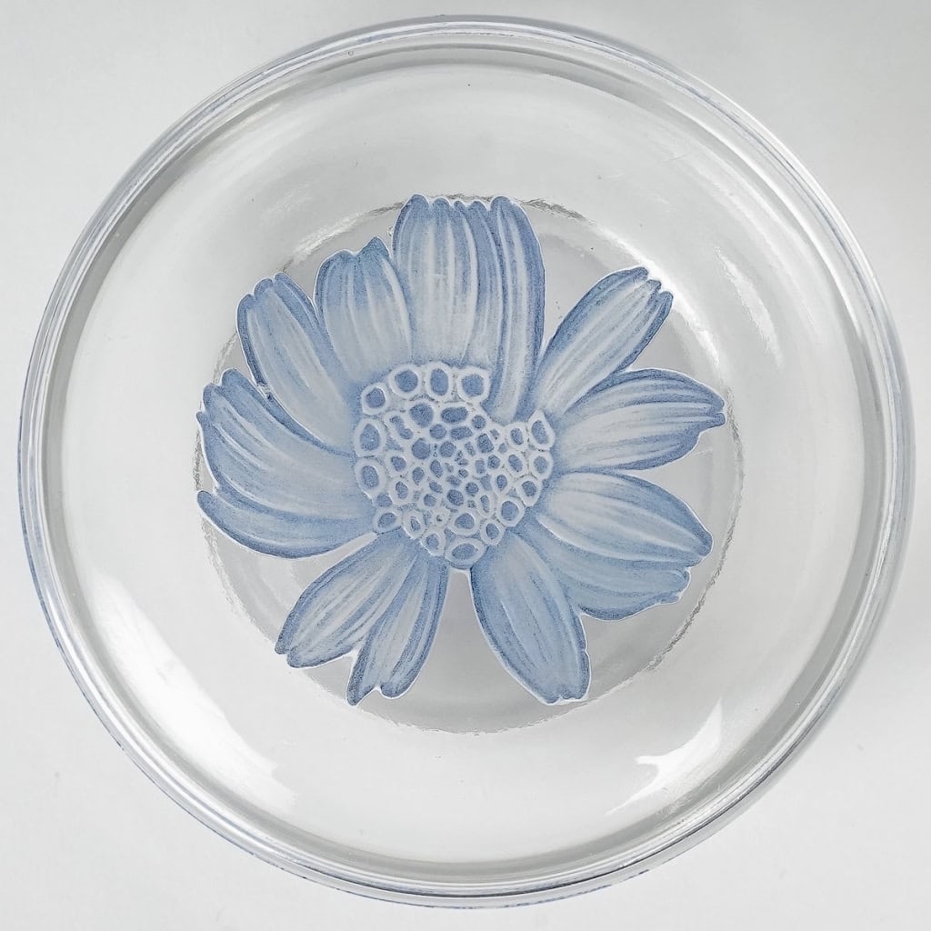 Boîte « Camélias » verre blanc patiné de René LALIQUE pour D’Orsay | Biron Boîte "Camélias" verre blanc patiné de René LALIQUE pour D'Orsay