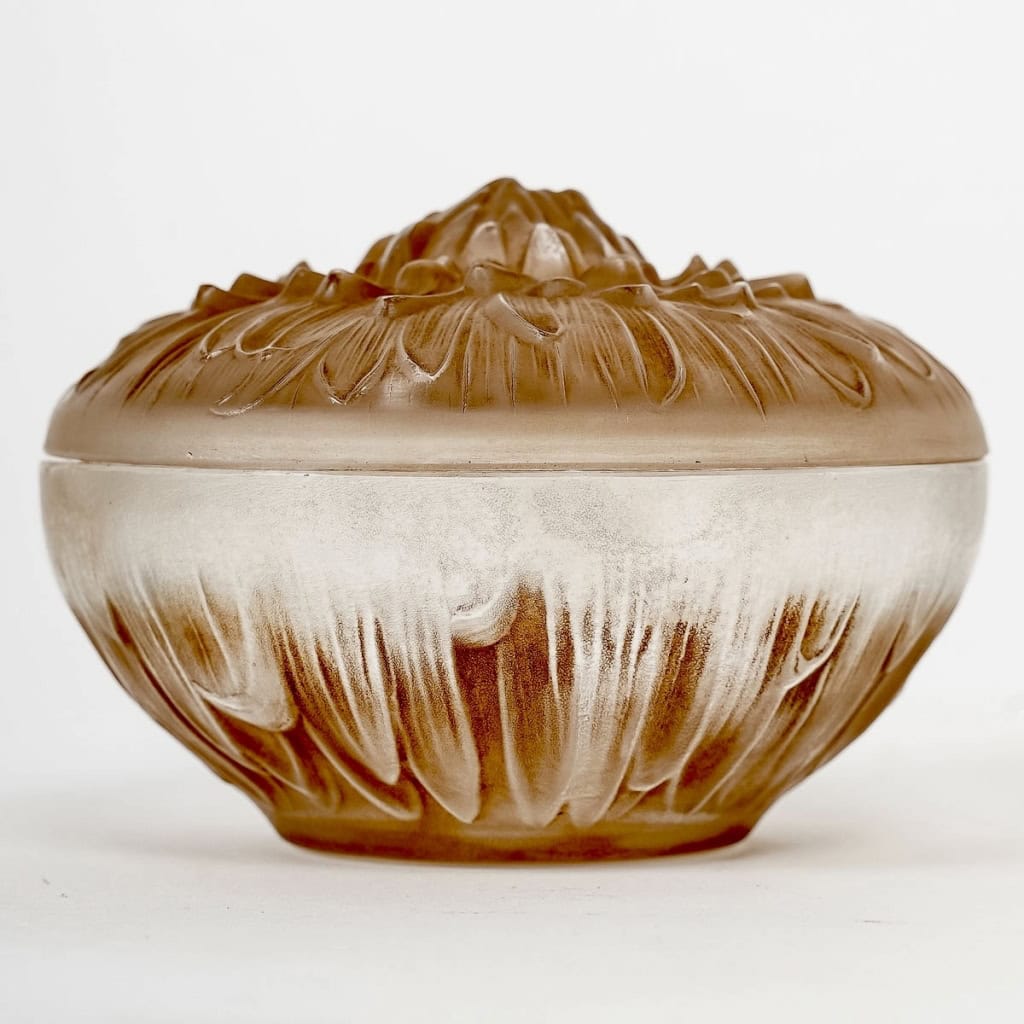 Boîte « Chrysanthème » verre blanc patiné sépia de René LALIQUE | Biron |||||||